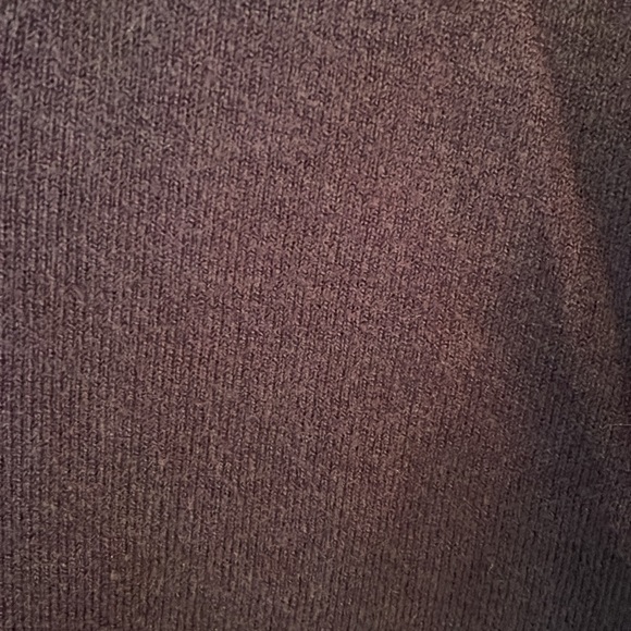 DG2 navy blue Vneck sweater. Size small - Picture 3 of 5